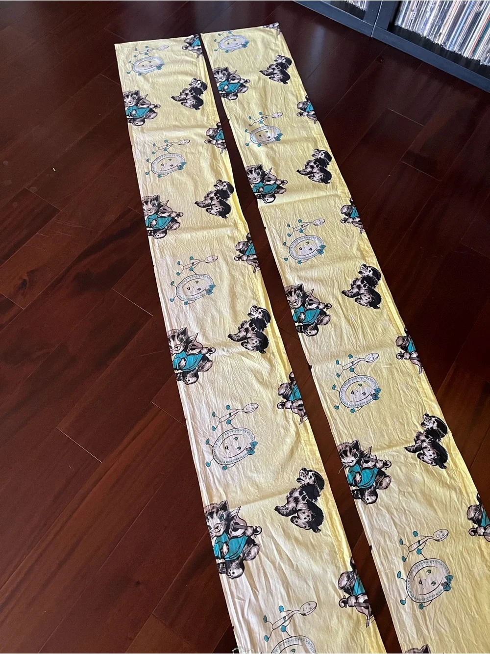 Nursery Rhyme cat Fiddle Hey Diddle Dish Spoon Little Dog MCM classic curtains